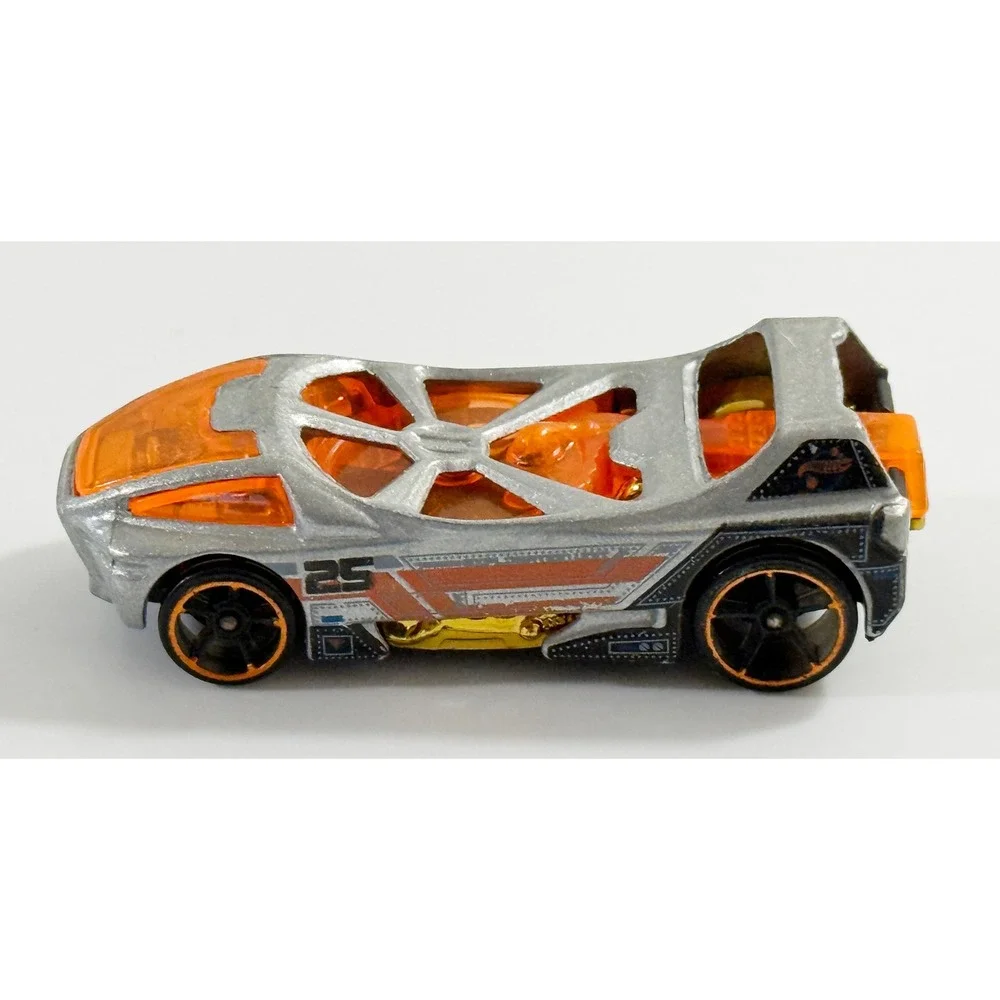 Hot Wheels Jet Threat 4.0 Kids‎ 1:64 Silver Orange 2011 Diecast Race Car 25